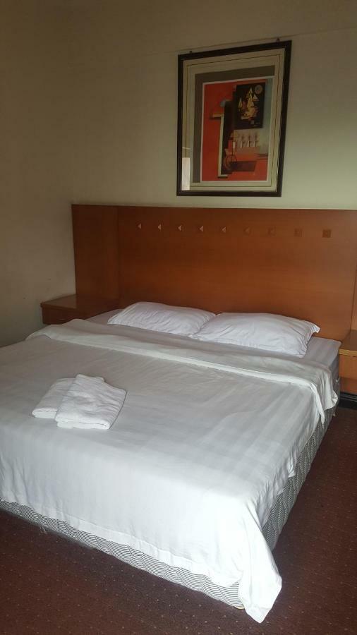 Homestay Marina Court Resort Kota Kinabalu Exterior photo